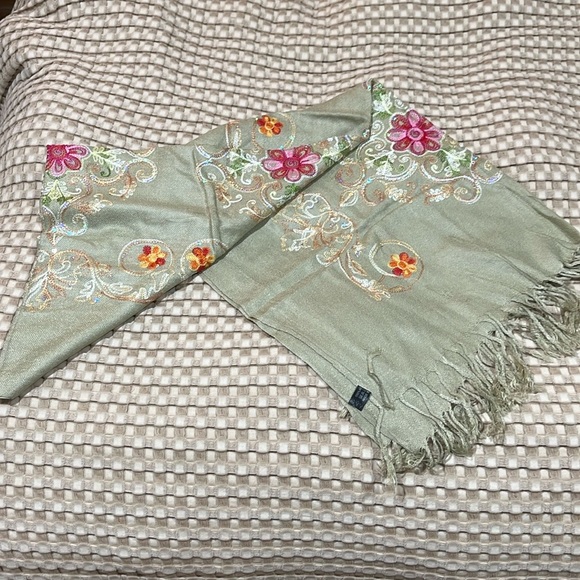 Olive Green Scarve - Picture 1 of 2